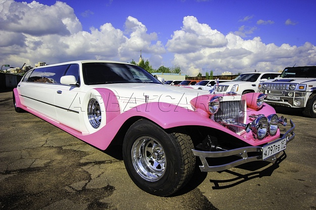 Лимузин Excalibur Phantom Бело-розовый – фото 1