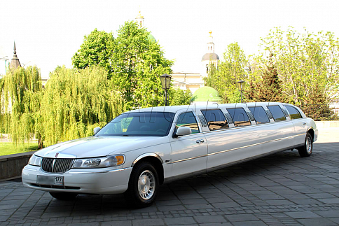 Лимузин Lincoln Town Car Giper