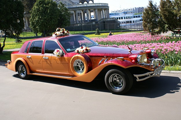 Аренда Ретро-автомобиль Ecalibur Phantom Бордовый на свадьбу – фото 8