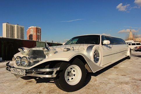 Лимузин Excalibur Phantom Бело-серебристый