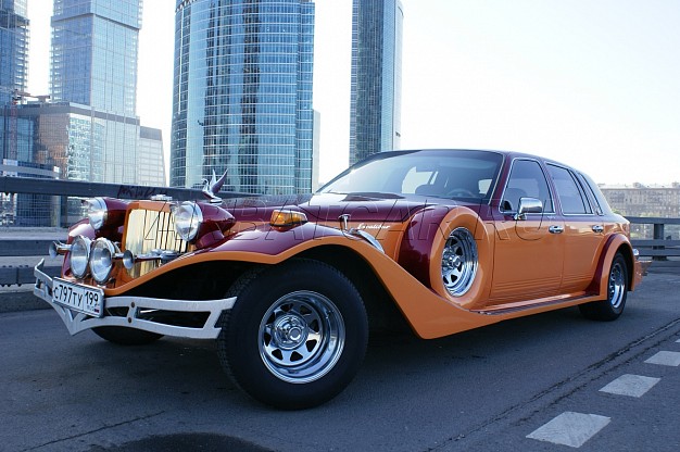 Аренда Ретро-автомобиль Ecalibur Phantom Бордовый на свадьбу – фото 3