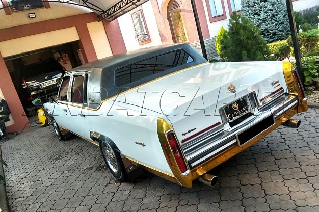 Аренда Ретро-автомобиль Cadillac Fleetwood Brougham на свадьбу – фото 3
