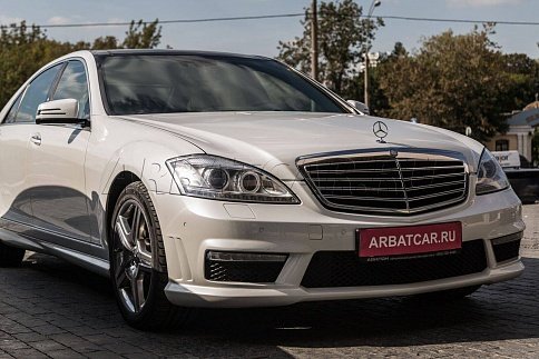 Аренда Mercedes Benz S-class (w221) white рестайлинг на свадьбу