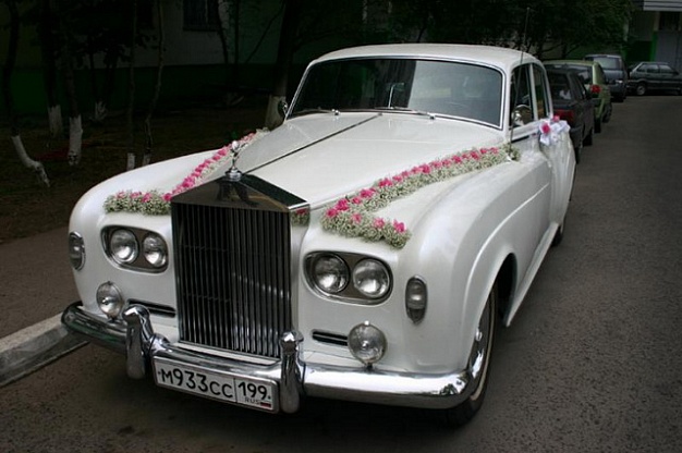 Аренда Ретро-автомобиль Rolls-Royce Silver Cloud white на свадьбу – фото 1